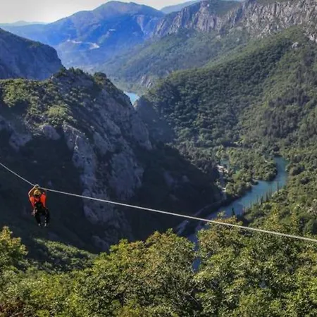 Veranda דירה מאקרסקה