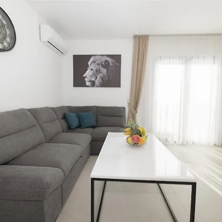 Veranda Apartment Makarska